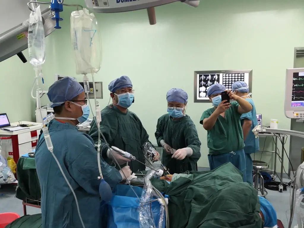 中国医师协会泌尿外科医师分会大型公益活动在延安大学附属医院圆满举行