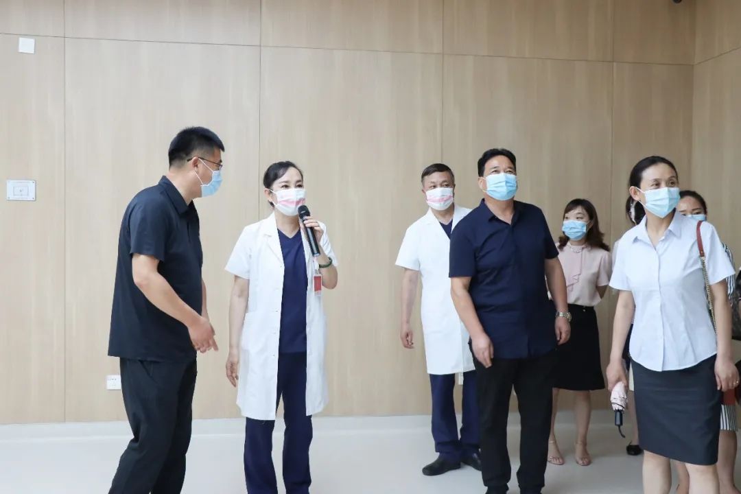 西安高新第二学校教育联合体领导一行莅临西安高新医院参访交流