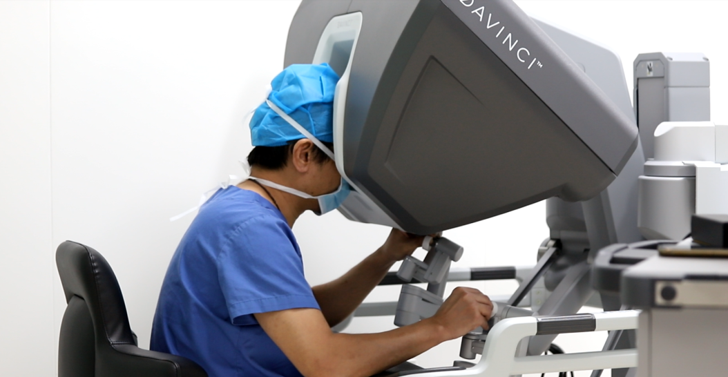 珠海首台第四代达芬奇手术机器人完成「上岗」以来第 100 例手术