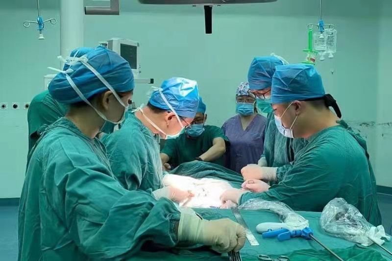 女孩排尿困难十多年，南京市儿童医院专家手术缓解痛苦