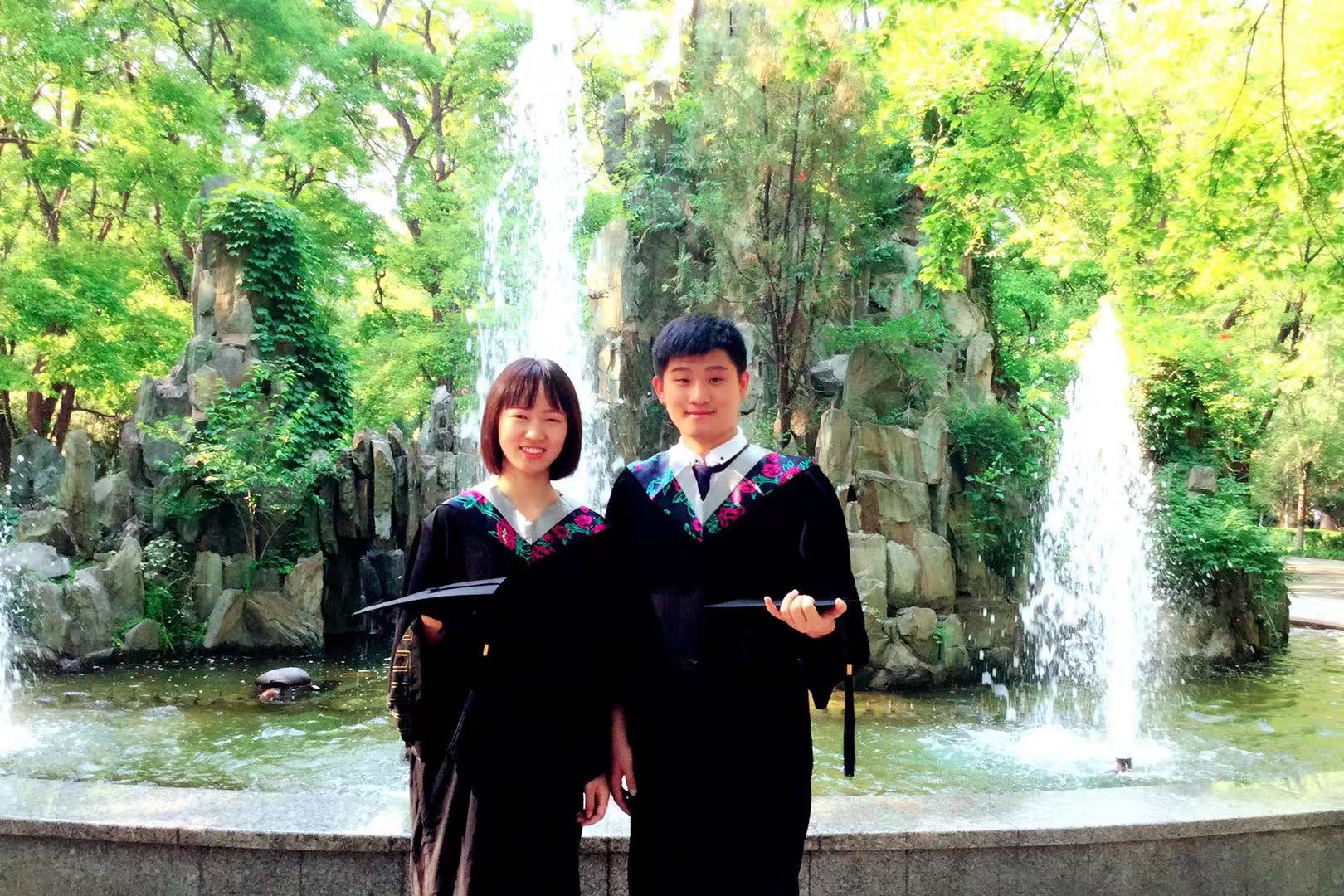 博士新生入学报到邂逅护士男友为自己采核酸