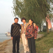 眼科女医生的高级美，藏在抽丝剥茧的诊断里