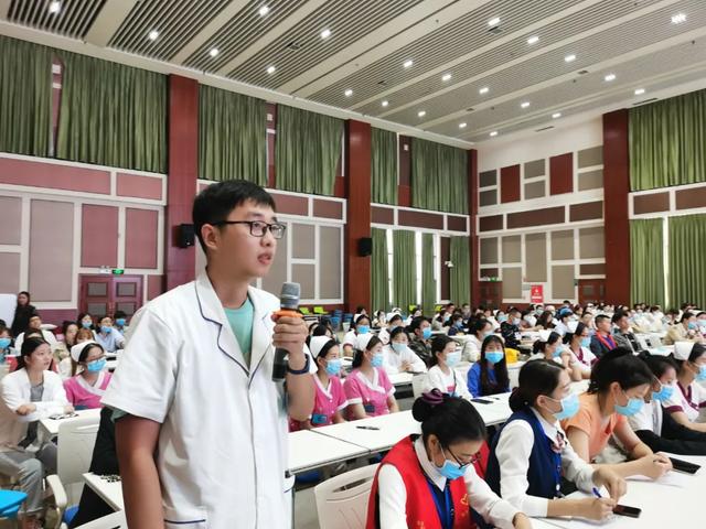 职业礼仪要规范 ，用心服务无止境