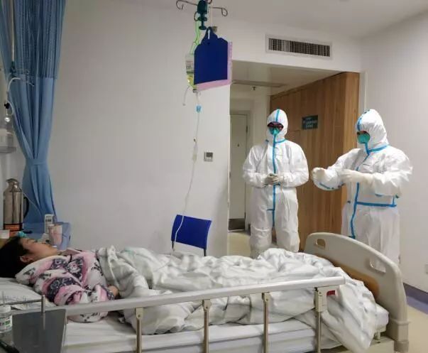 武汉市第六医院「王李双雄」联手与新冠病毒正面交锋的 700 多个小时