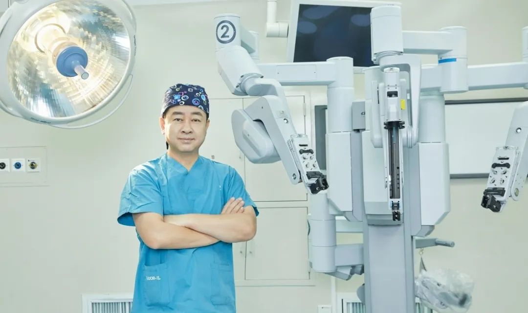 六年 700 台达芬奇手术，和睦家外科实现「加速度」