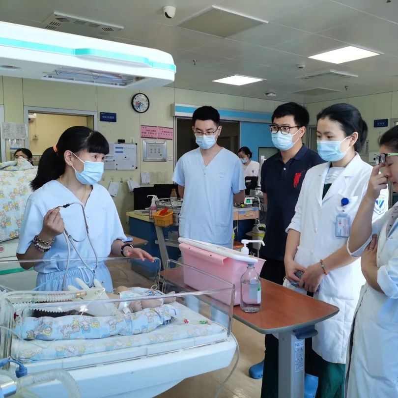 浙江大学医学院附属第四医院成功开展浙中首例新生儿膈疝手术