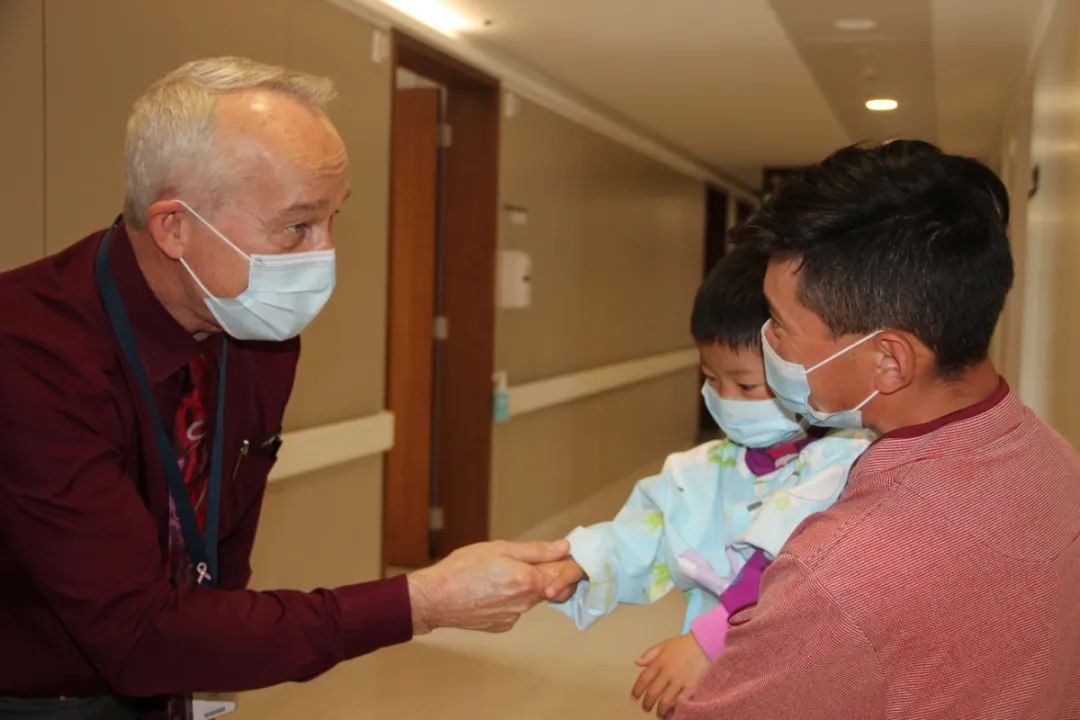 第二批 23 名藏族先心病患儿抵达上海德达医院接受免费救治