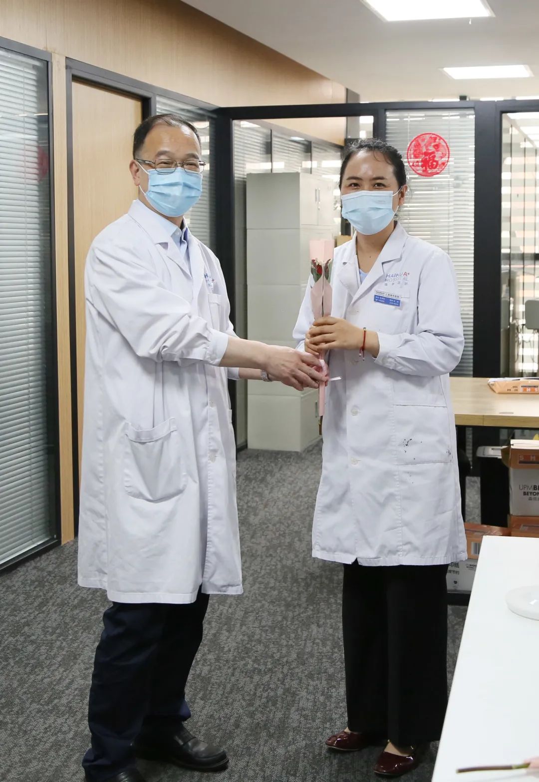 至诚至善，天使在人间：上海海华医院致敬全体护士，节日快乐