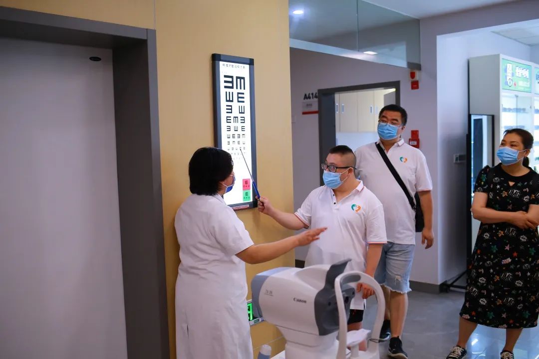 量身高、测视力，重庆北部宽仁医院这次就医体验公益活动有点特殊