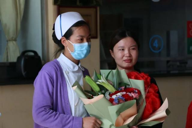 中美医疗集团首批援鄂战士解除医学隔离终回家！
