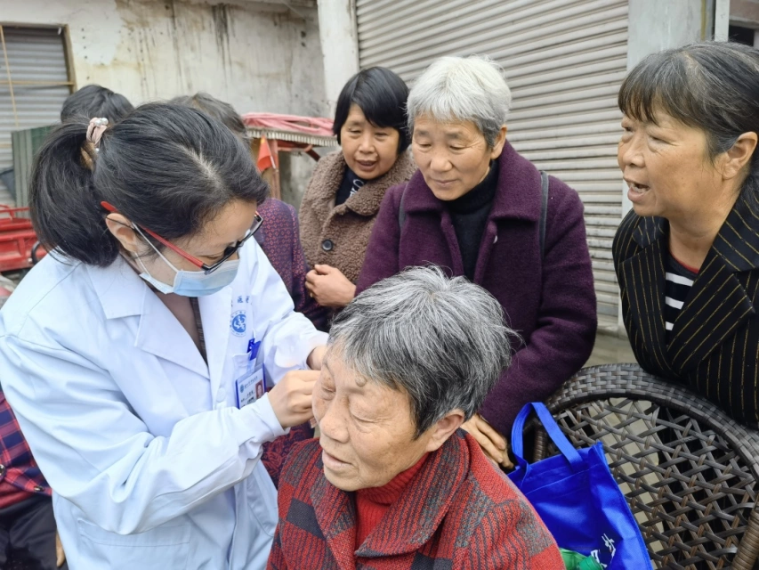 眉山市中医医院开展肿瘤防治周活动