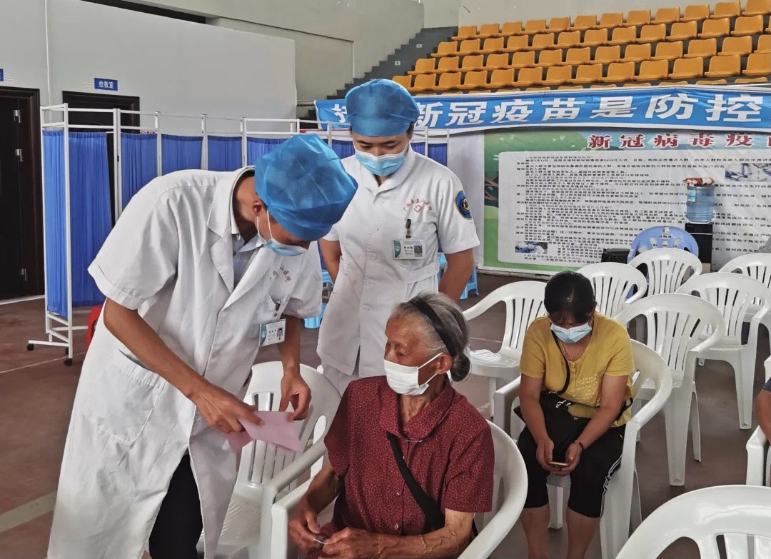 广西壮族自治区南溪山医院助力资源县新冠疫苗接种工作