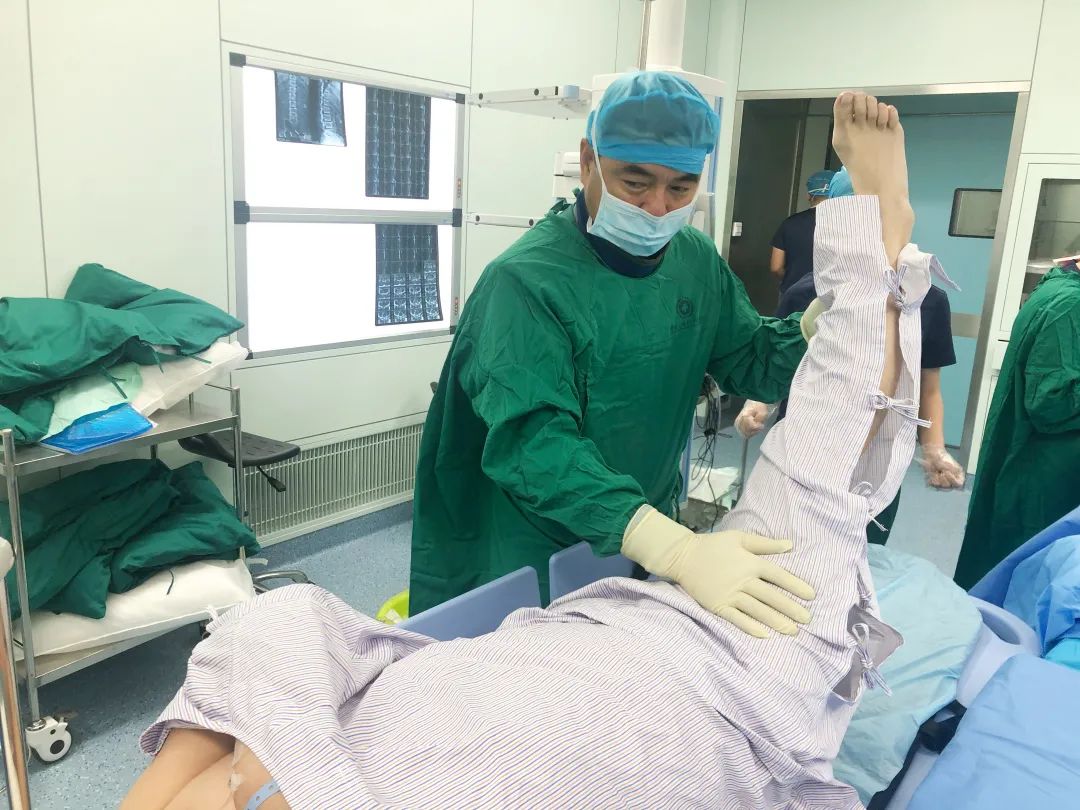 前海人寿广西医院椎间孔镜手术让患者与腰椎间盘突出说「再见」