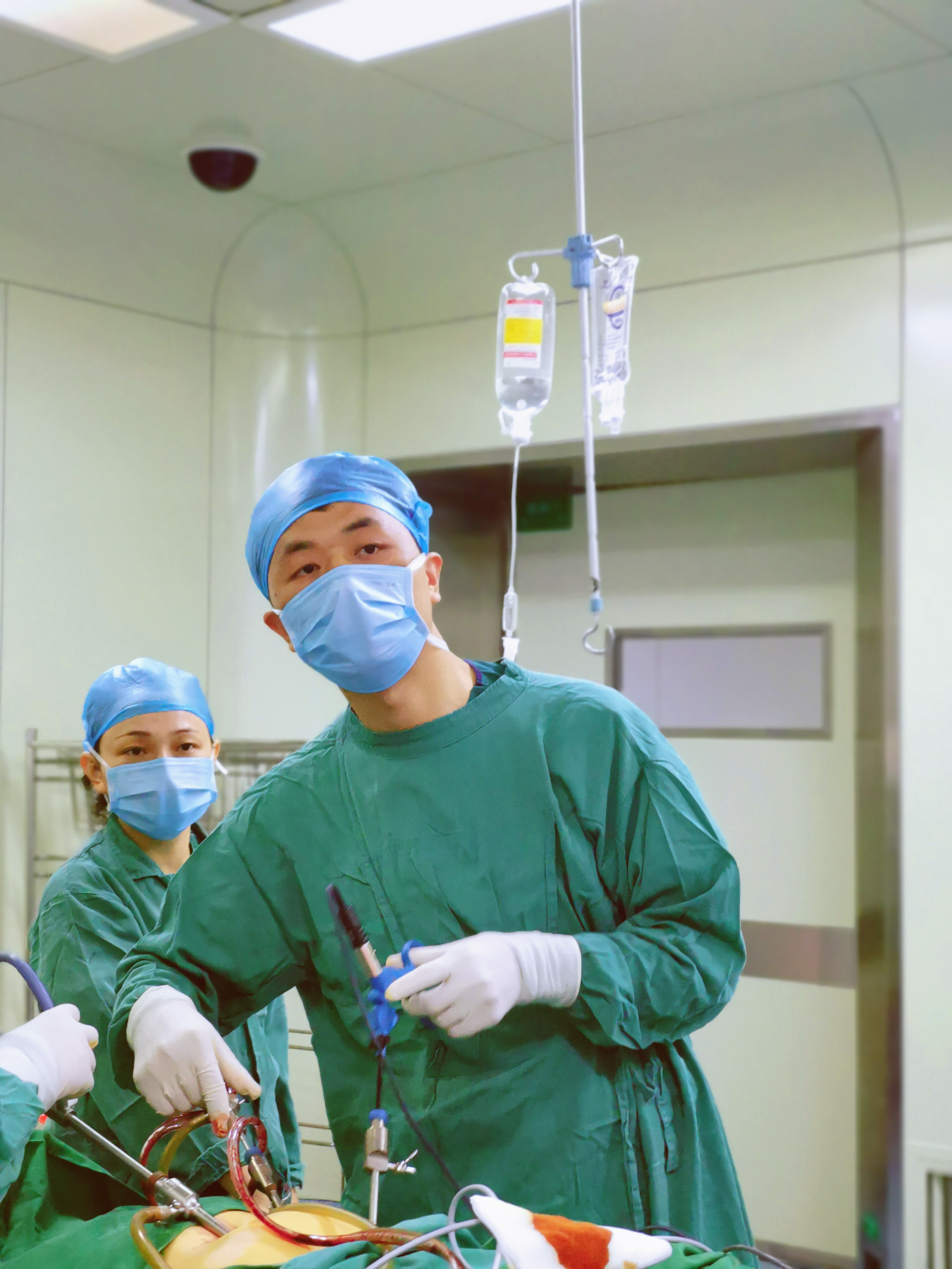 少女卵巢囊肿扭转 2 圈半 宜昌市第一人民医院妇科专家无疤手术解病痛