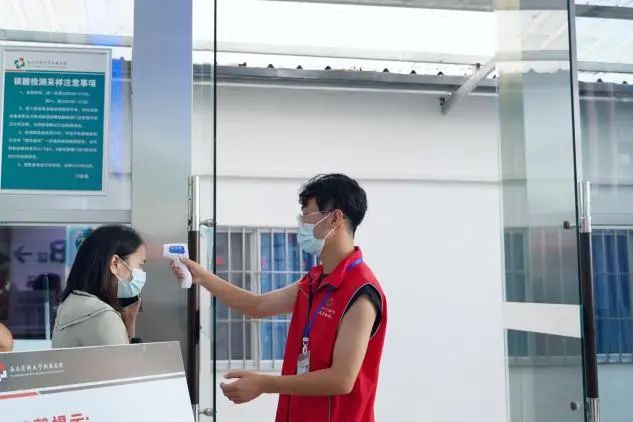 西南医科大学附属医院：请党放心，战疫有我