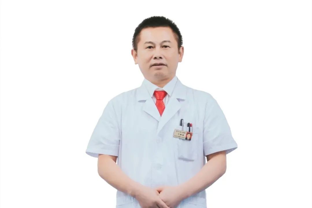 庆祝中国医师节，石门县人民医院 25 名医师受表彰