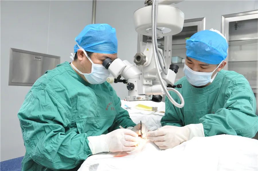 柳州市红十字会医院黄红波：在眼底病领域深耕的「多面手」