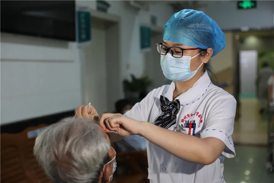 【医事】柳州市红十字会医院护士长陈晓燕获评「柳州好护士」
