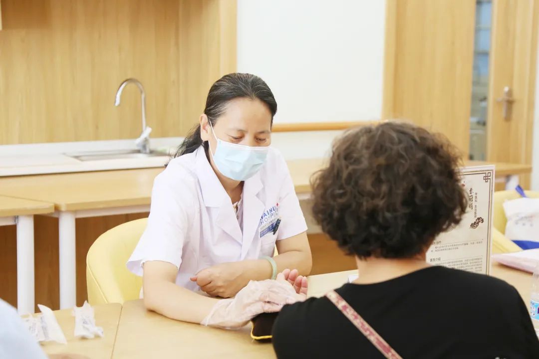 上海海华医院：品味老年幸福，从关注口腔健康开始