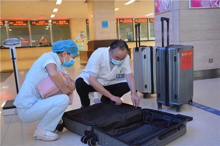 闻令而动，听令而行！郑州市第二人民医院白衣天使身披「战甲」，整装出发！