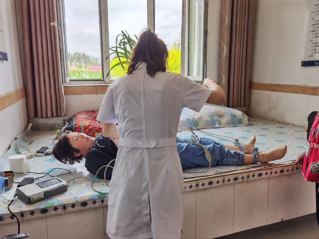 赤峰市宁城县中心医院：「宁医金丝带健康行」活动之走进大城子镇瓦中村