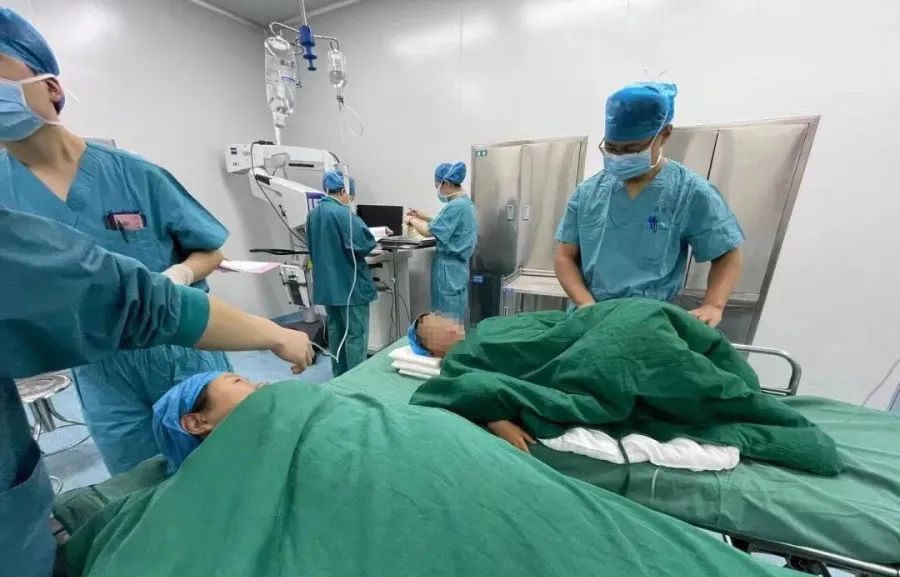 捐骨救子,母亲为他续写生命传奇