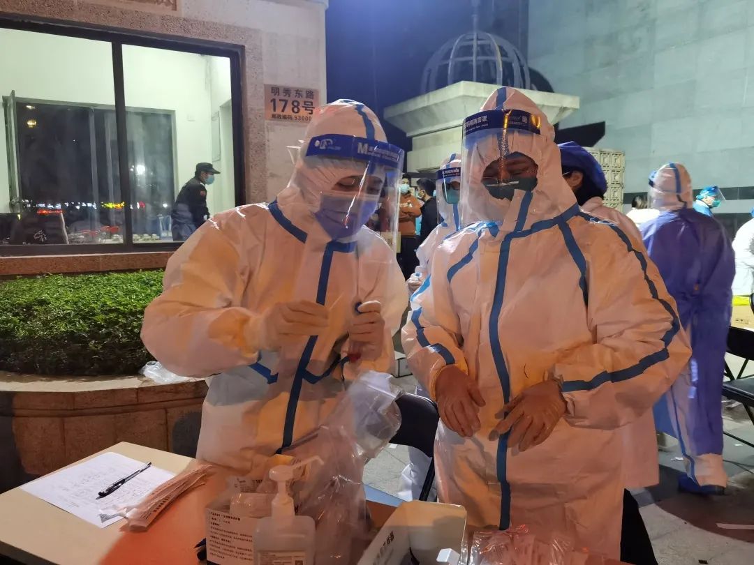 广西中医药大学第一附属医院全力以赴做好疫情防控及核酸采样工作