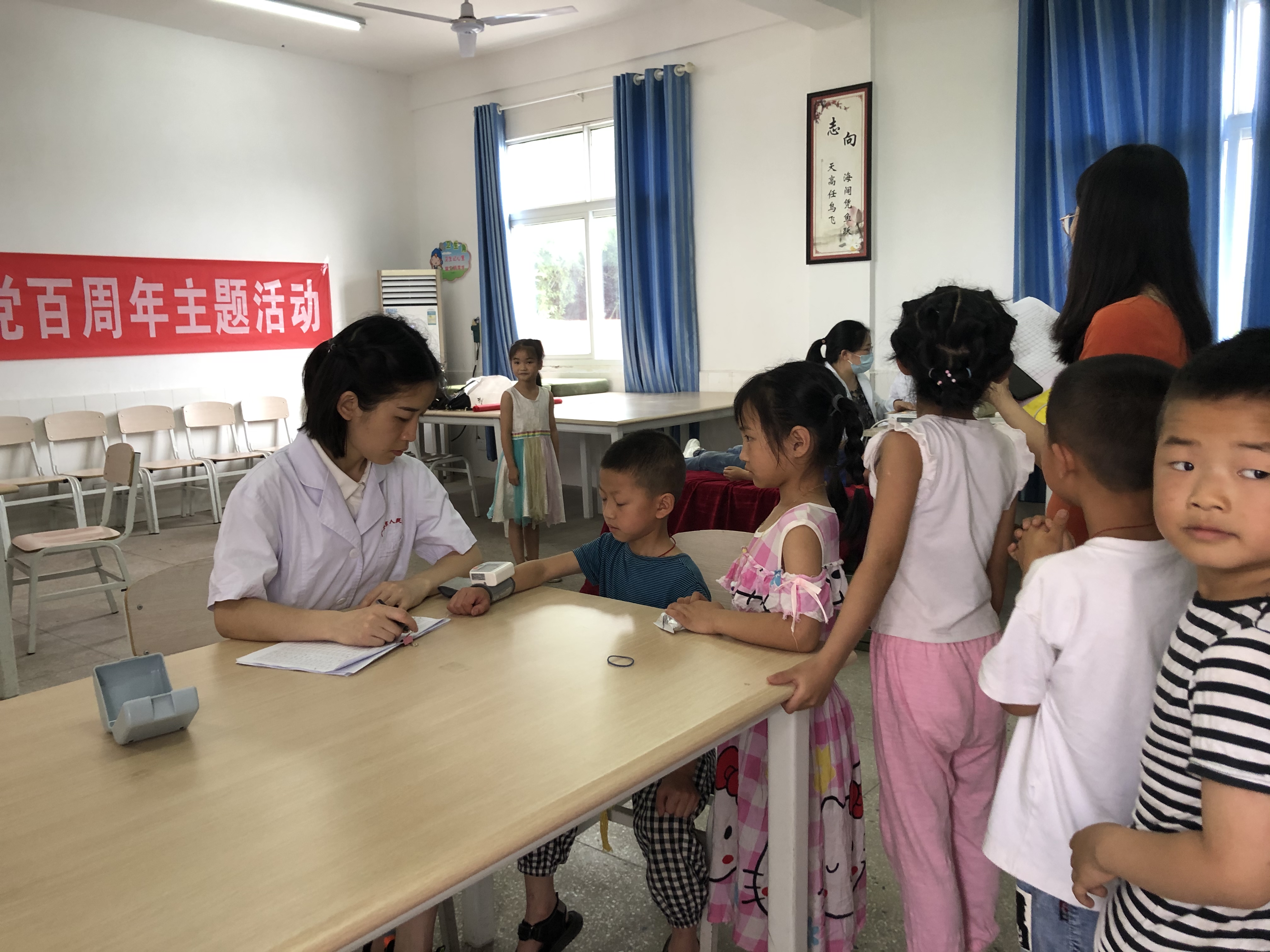 广安市人民医院开展「健康进校园·先心病筛查」活动
