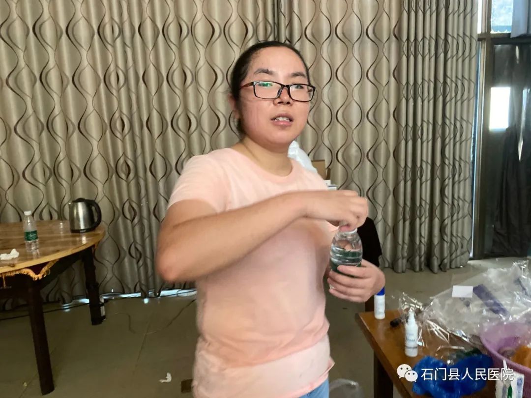 看完这些照片泪目！今天，石门县人民医院 16 名护理人员驰援常德！