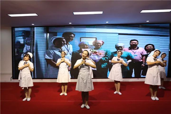 柳州市红十字会医院：最美的鲜花，送给最美的「TA」
