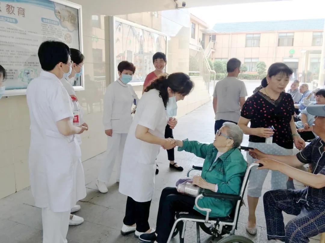 献礼建党 99 周年丨专科护士走进安平养老护理院