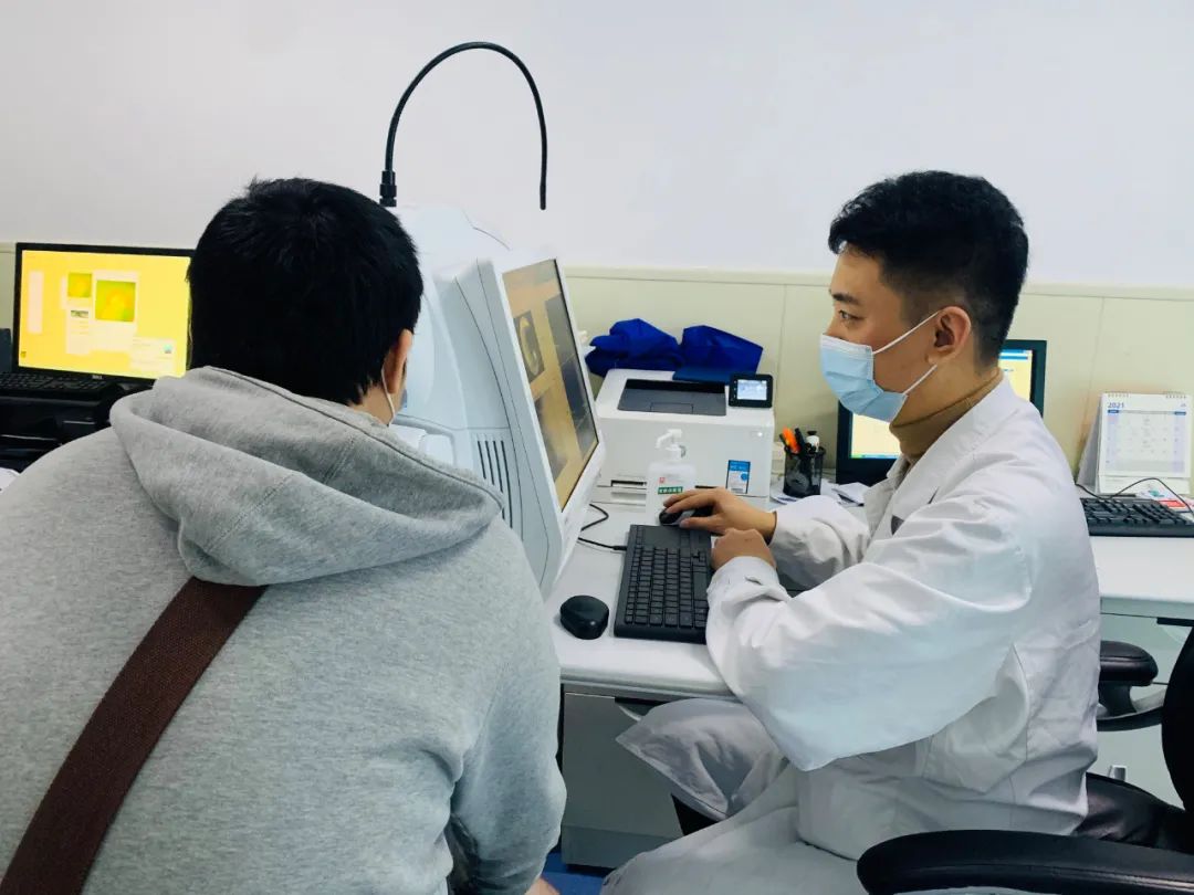 大学生轻信网络险误诊，济南市第二人民医院接力送光明