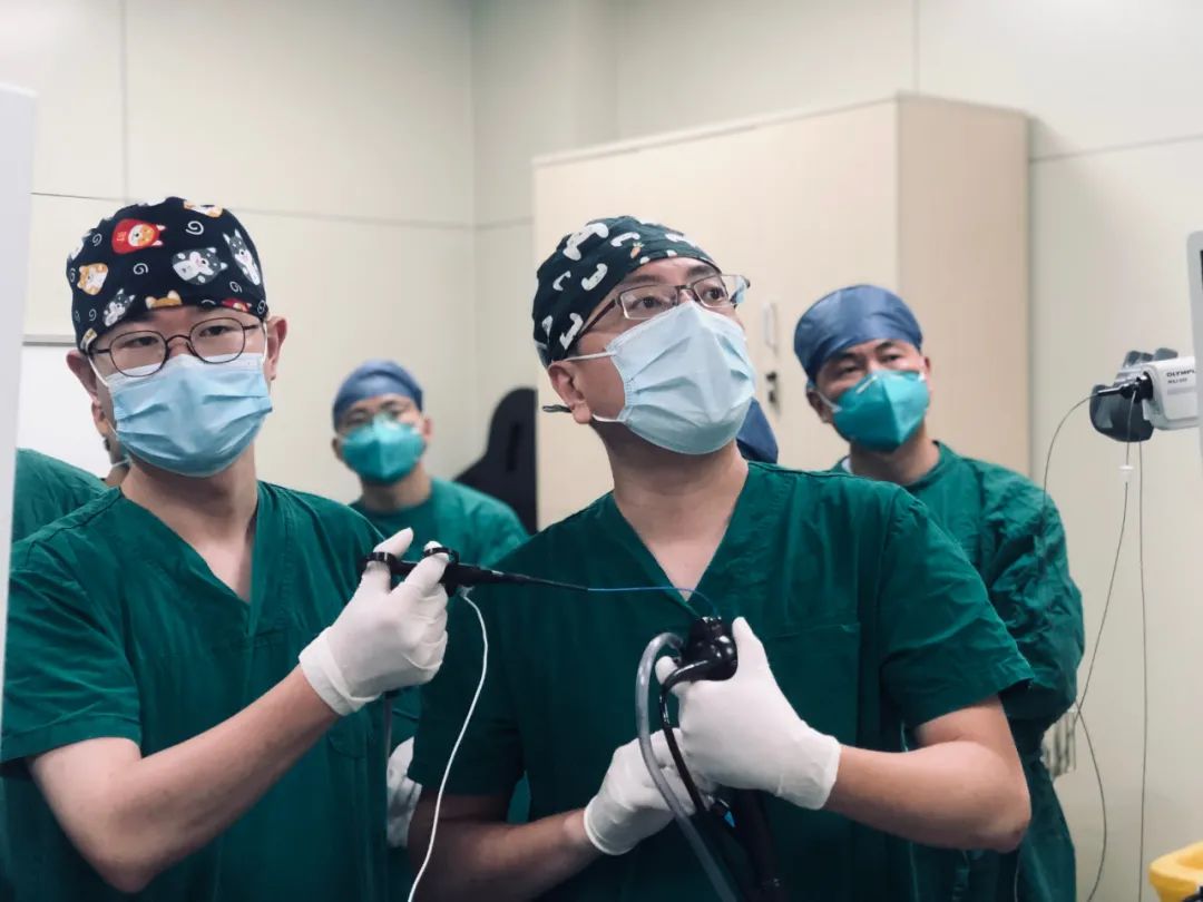 上海市肺科医院内镜中心团队成功救治一例支气管完全堵塞患者