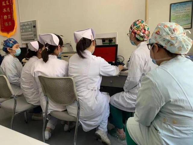济南市第二人民医院内外妇团支部开展专题学习