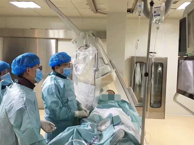 紧急重症心肌炎、多器官衰竭 !  西安高新医院救治一位 71 岁患者