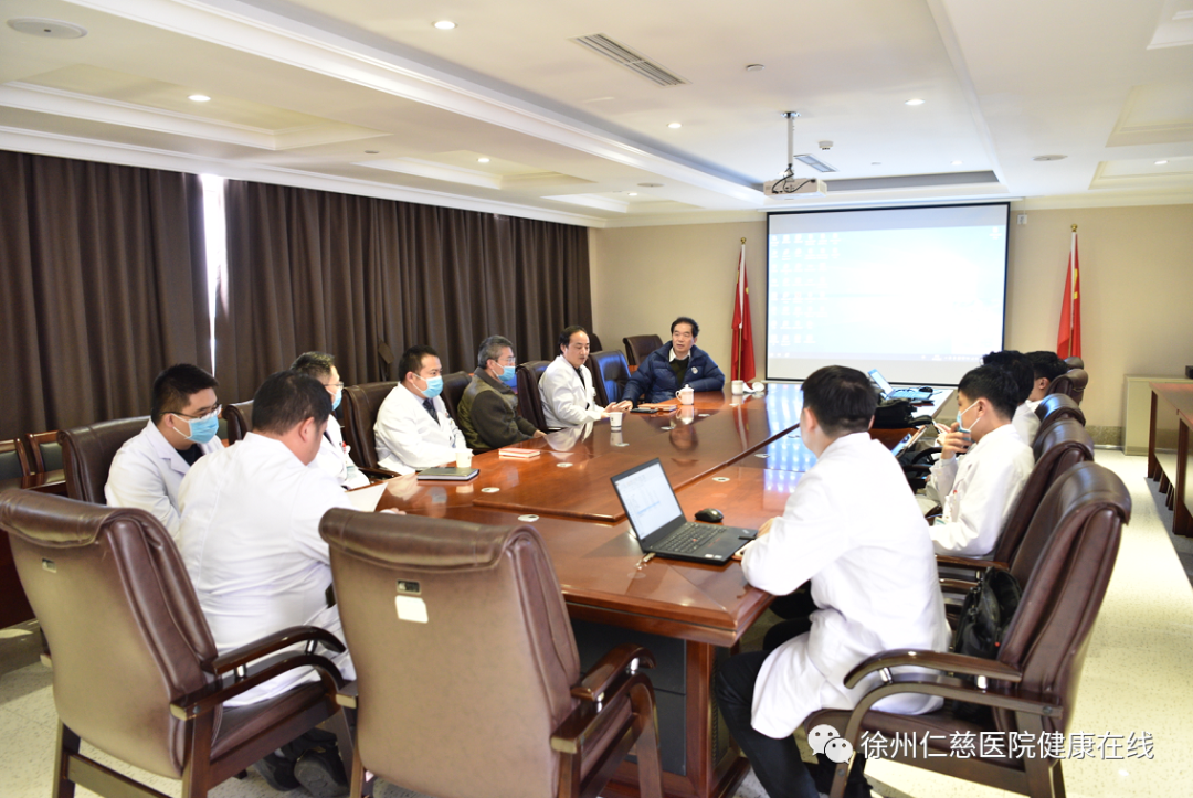 中国肿瘤整形外科学奠基者和创始人周晓教授莅临徐州仁慈医院进行学术指导