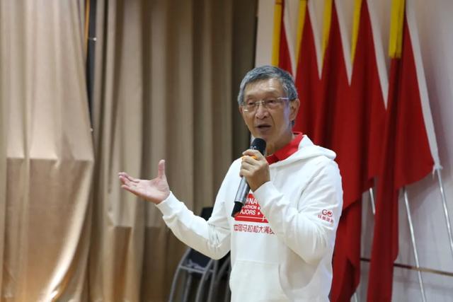 中美医疗集团探索肾病康复 MDT 新路径、院士领衔临床一体化发展研讨