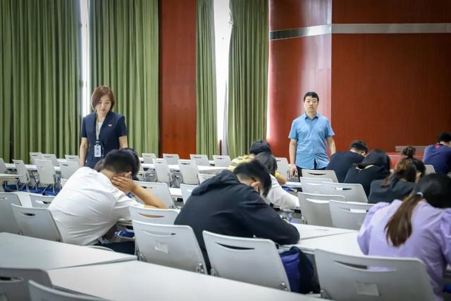 新郑市人民医院举行 2020 年助理全科医生规范化培训考试