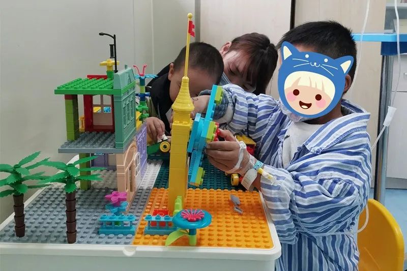 宝贝手术别害怕，眼科手术室里有「魔法」