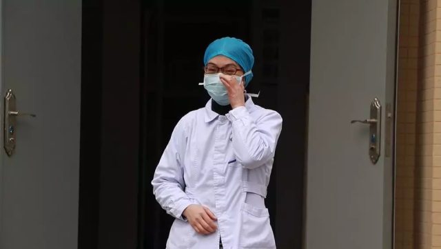 郫都区人民医院抗疫一线护士长「特殊」的生日