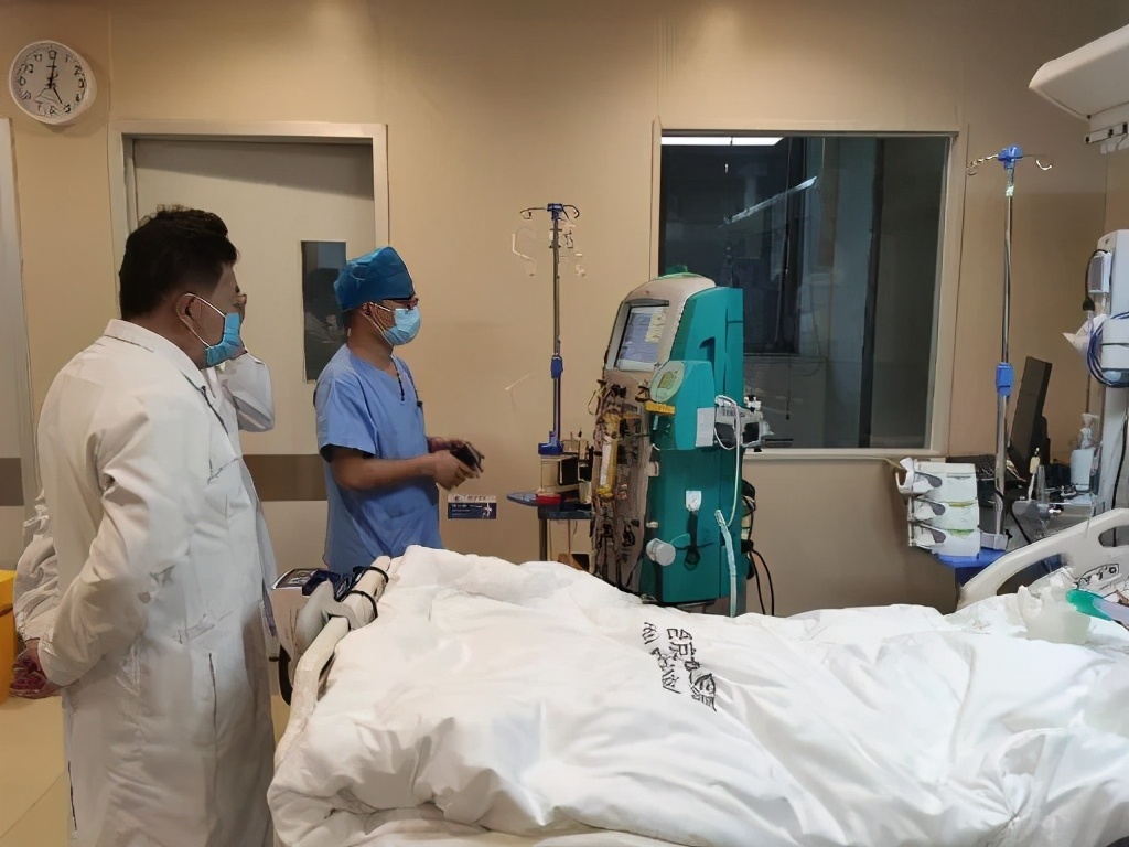 合肥京东方医院利用人工肝替代治疗手术成功挽救患者生命
