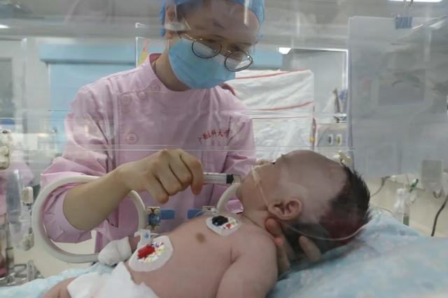 肺动脉瓣最窄 1.8 毫米，先心宝宝重生，这场手术值得点赞