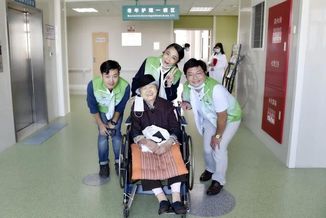 华藏慈善前往上海市第二康复医院开展迎中秋、送温暖活动