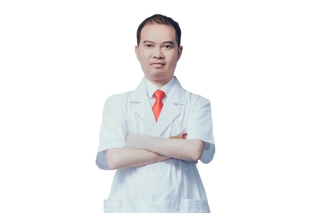 庆祝中国医师节，石门县人民医院 25 名医师受表彰