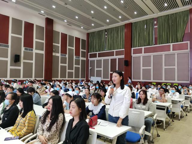 职业礼仪要规范 ，用心服务无止境