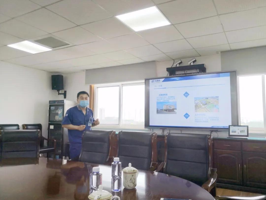 上海动车段与上海海华医院共同签订健康医疗服务协议