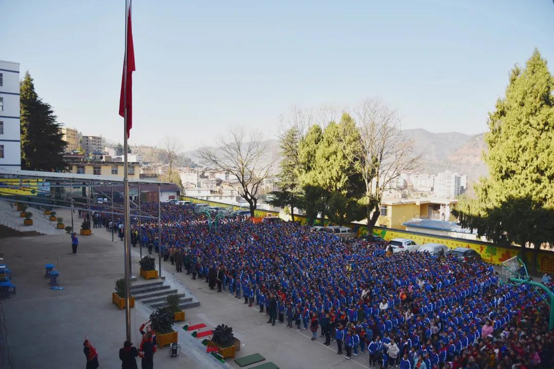 成都京东方医院医疗队走进凉山彝族自治州美姑县