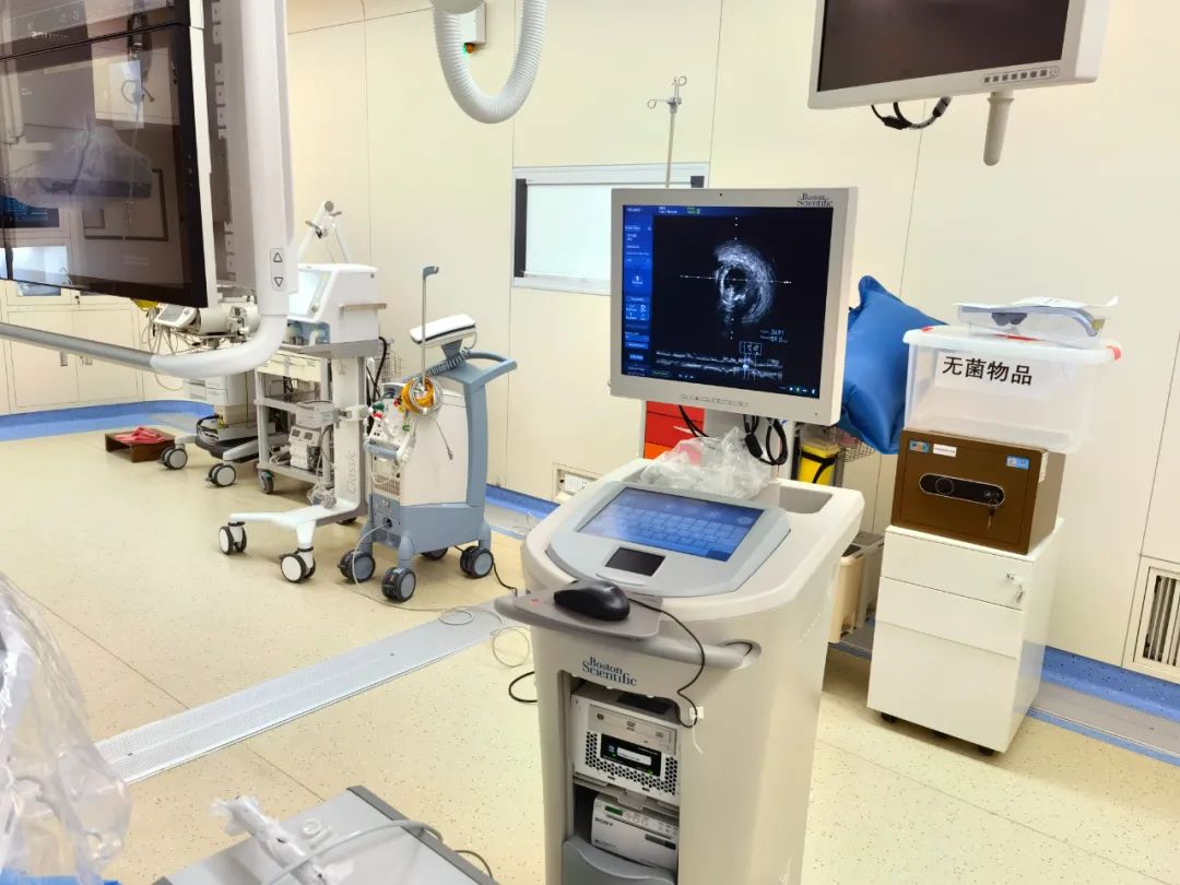 成都京东方医院成功完成首例无造影剂下冠脉支架植入术