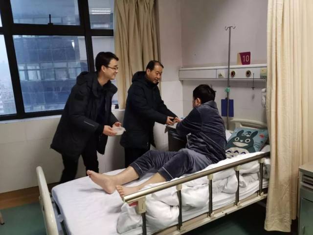 郑州人民医院：这个特殊的除夕，我们依然在你身边！