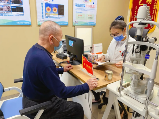 生命之托重于泰山，福州爱尔眼科医院学党史践使命